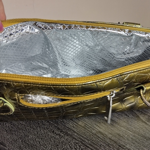 Primeware Wine Bottle PURSE. Thermal New Corkscrew Included Yellow. - Picture 6 of 13